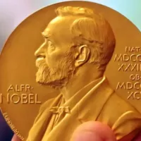 ¿Cómo se pronuncia «Nobel» correctamente?