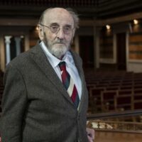 Conozca a Álvaro Pombo, ganador del Premio Cervantes 2024